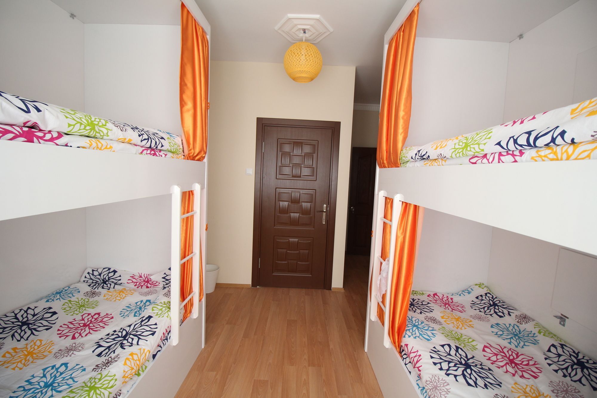 Deeps Hostel Eskişehir Luaran gambar